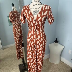 ELLEJAY Jacki Jumpsuit Giraffe Print Brown/Ivory  Size S